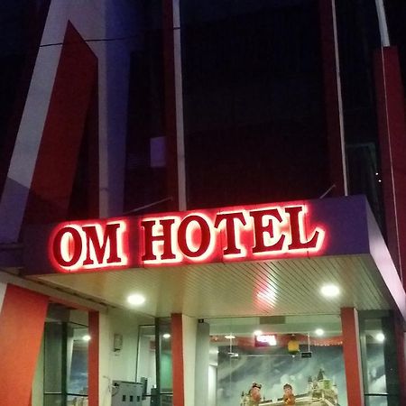 Om Hotel Simpang Ampat  Exterior foto